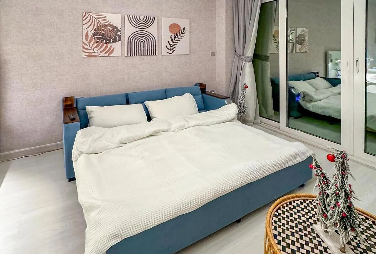 Deluxe Serene Views Studio In Dubai Palm Jumeirah Apartment