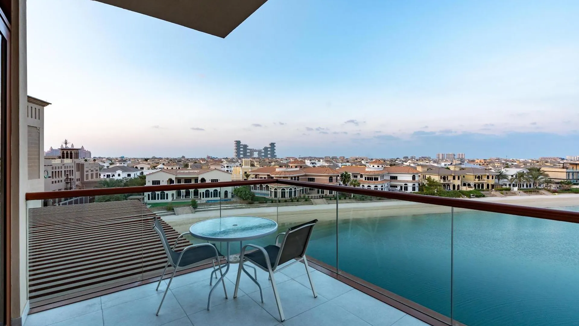 Deluxe Serene Views Studio In Dubai Palm Jumeirah United Arab Emirates
