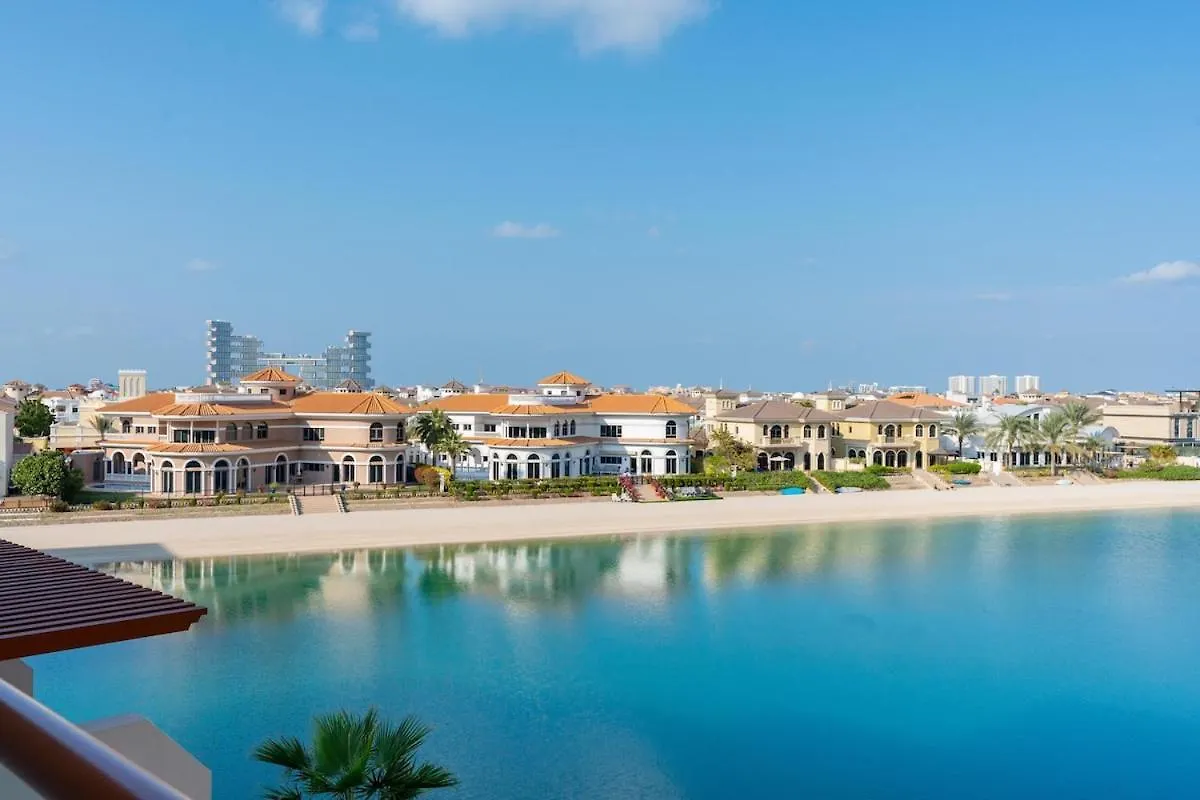 Deluxe Serene Views Studio In Dubai Palm Jumeirah Apartment